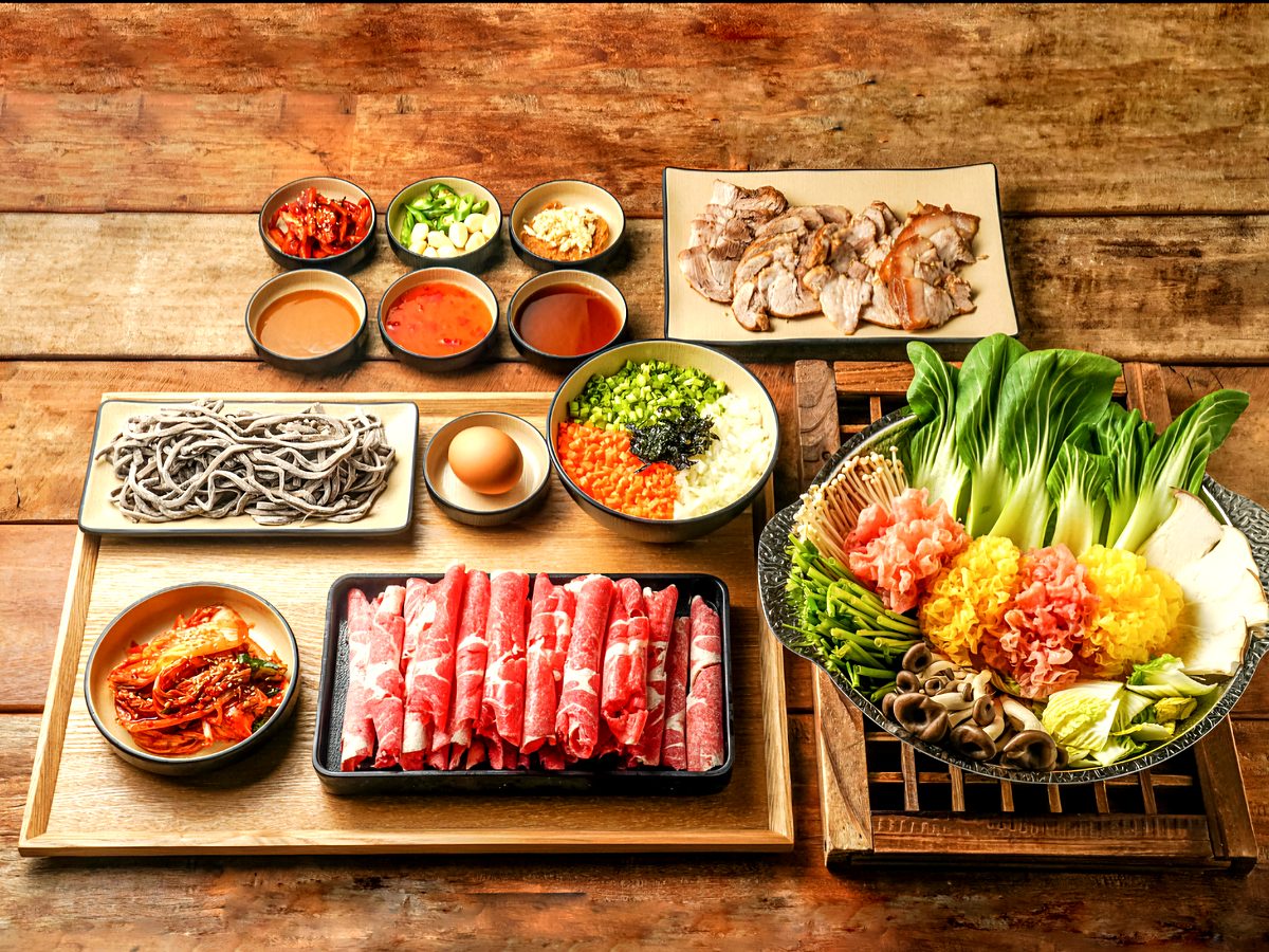 해주옥 안산본점 갓 삶은 황기수육 + 메밀샤브칼국수